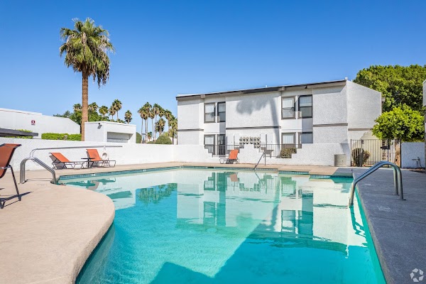 Regency Square apartments in Yuma, AZ