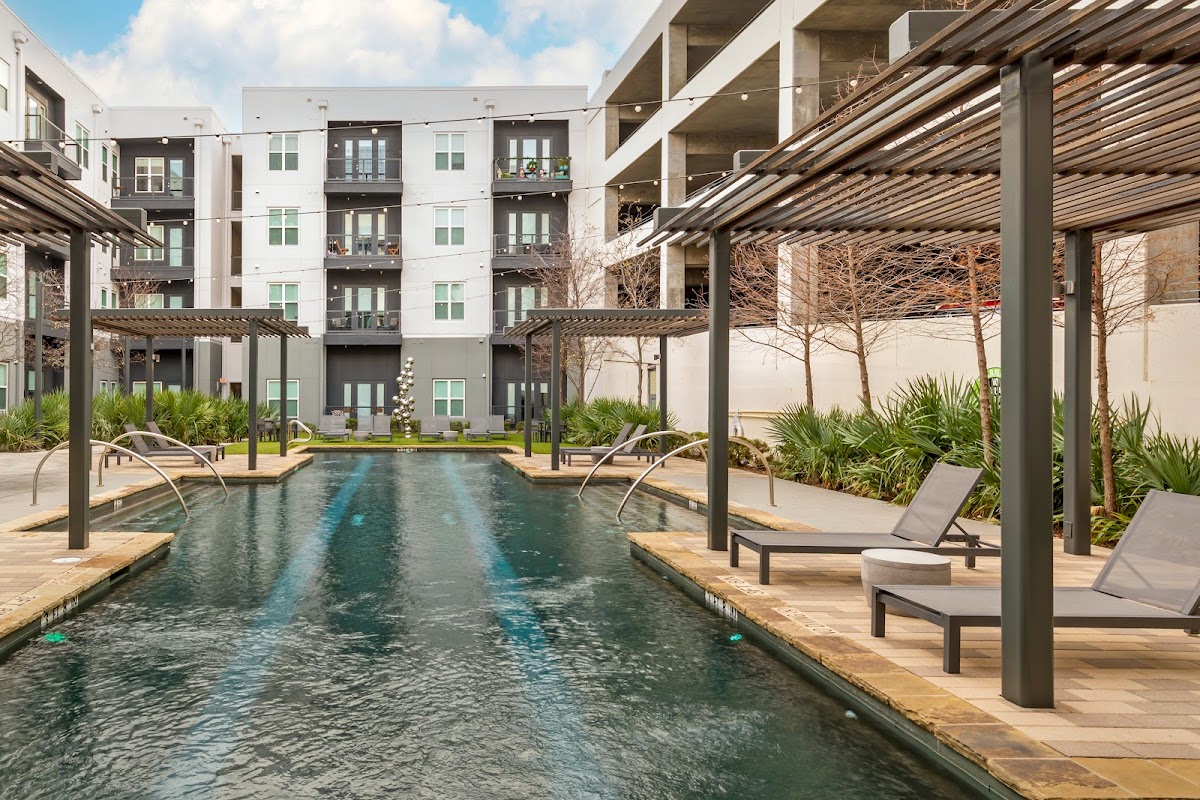 Bell CityLine Apartments apartments in Addison, TX