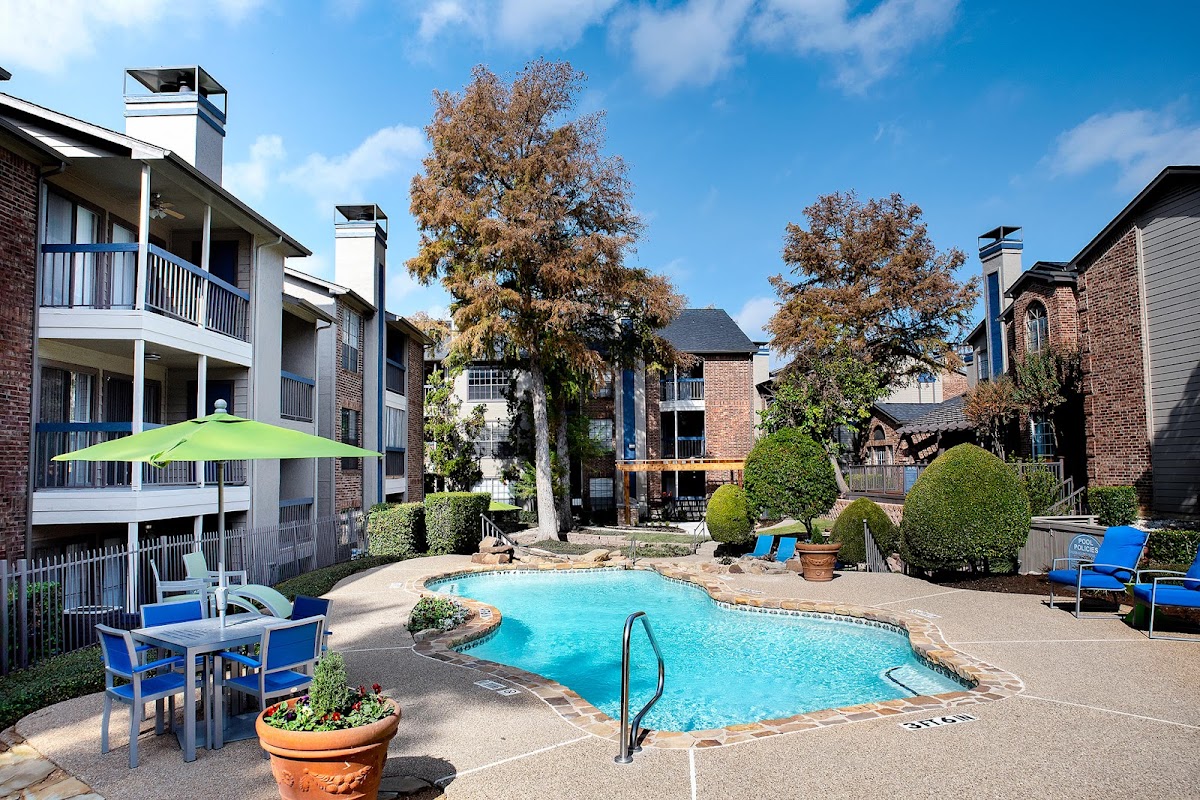 Infinity on the Mark Apartments apartments in Addison TX