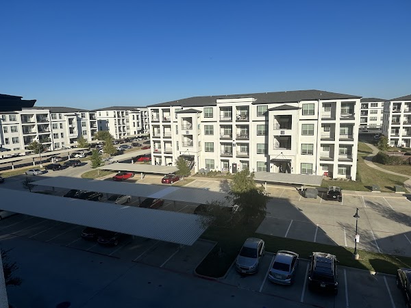 Encore 380 apartments in Aubrey, TX