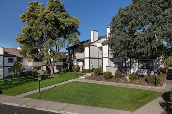 Sutter Ridge apartments in Rocklin, CA