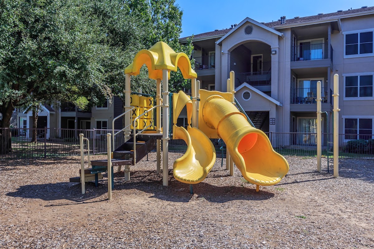Avonmora apartments in Austin, TX