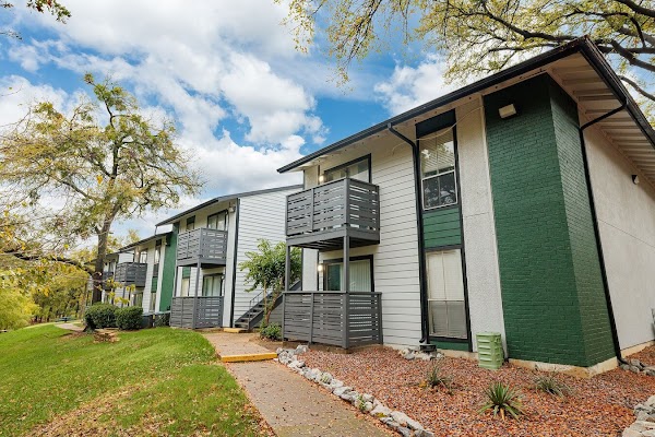 The Washington Apartment Homes apartments in Arlington, TX