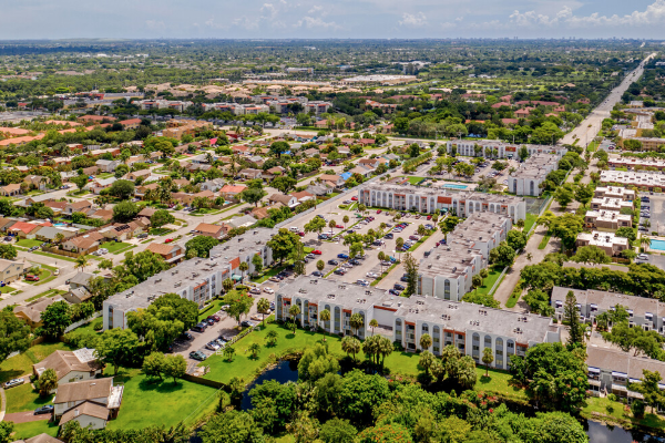 One Park Plaza Apartments apartments in North Lauderdale, FL