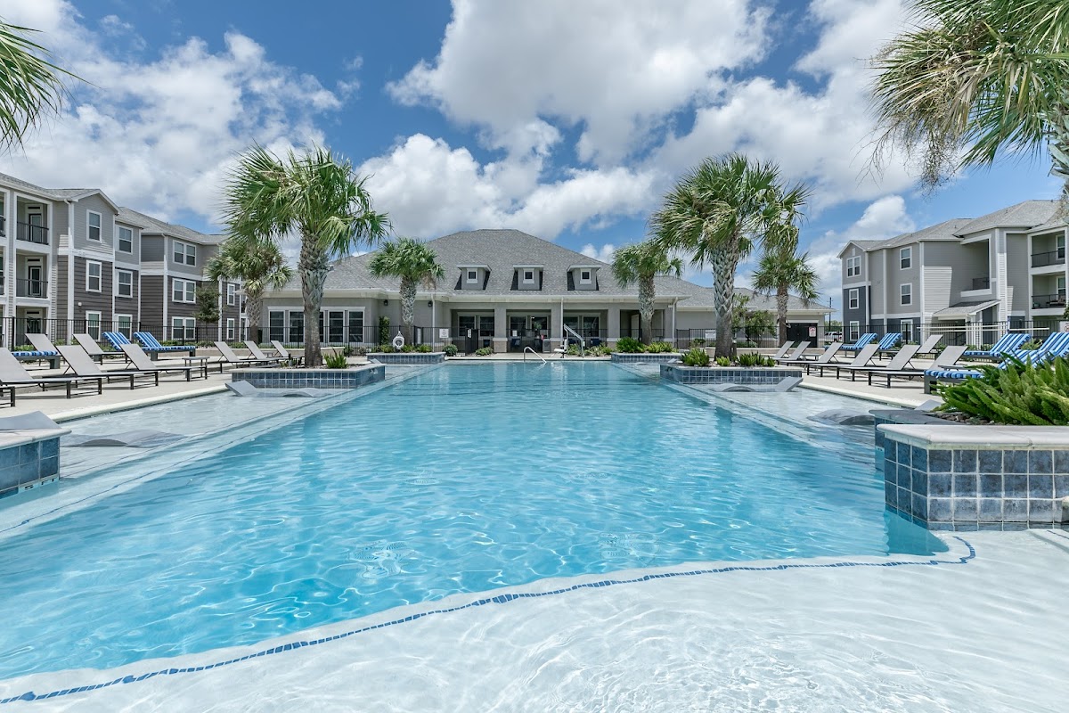 The Retreat Corpus Christi apartments in Corpus Christi TX