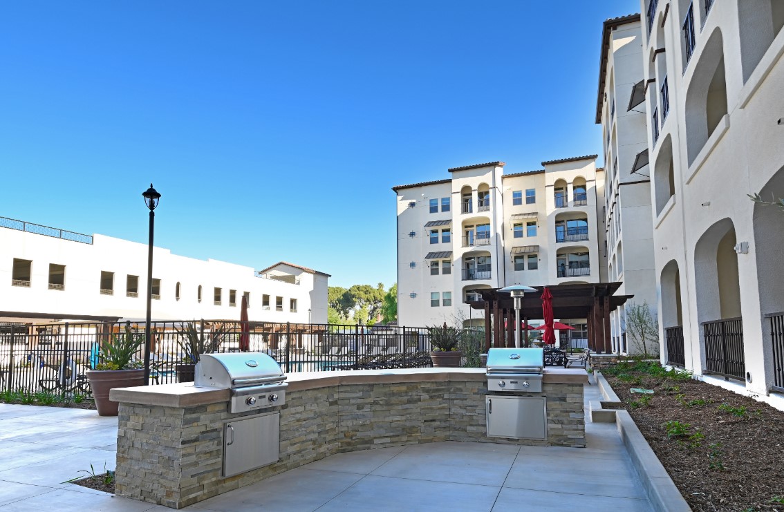Centerpointe At Market Luxury Apartments apartments in Riverside CA