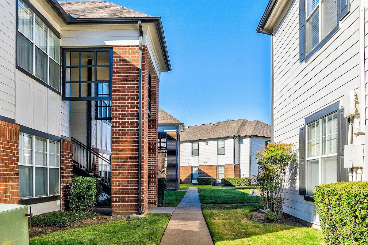 McKinney Park Apartments apartments in Addison, TX