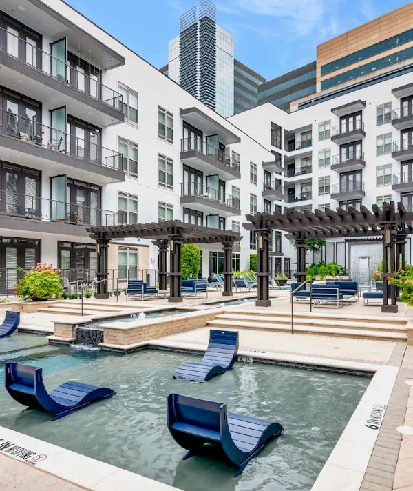 Anthem Cityline apartments in Richardson, TX