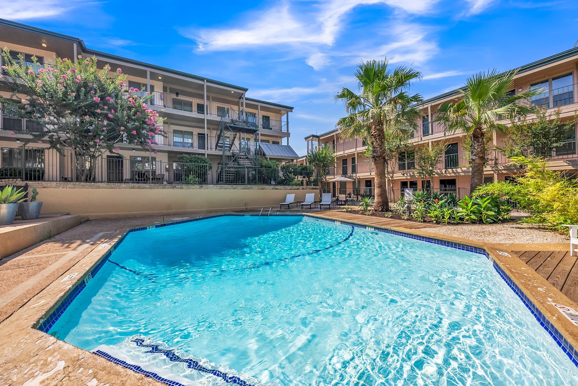 Oak Park apartments in Austin, TX